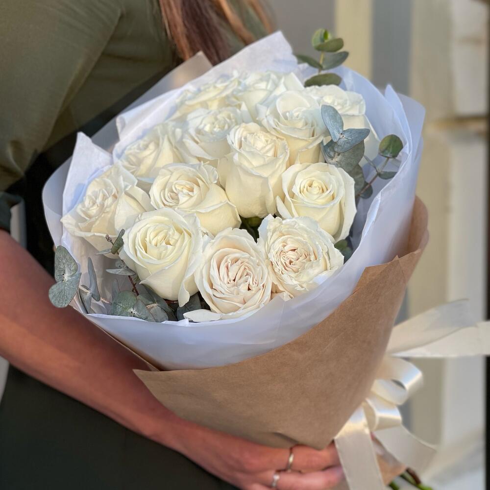 Букет из белых роз