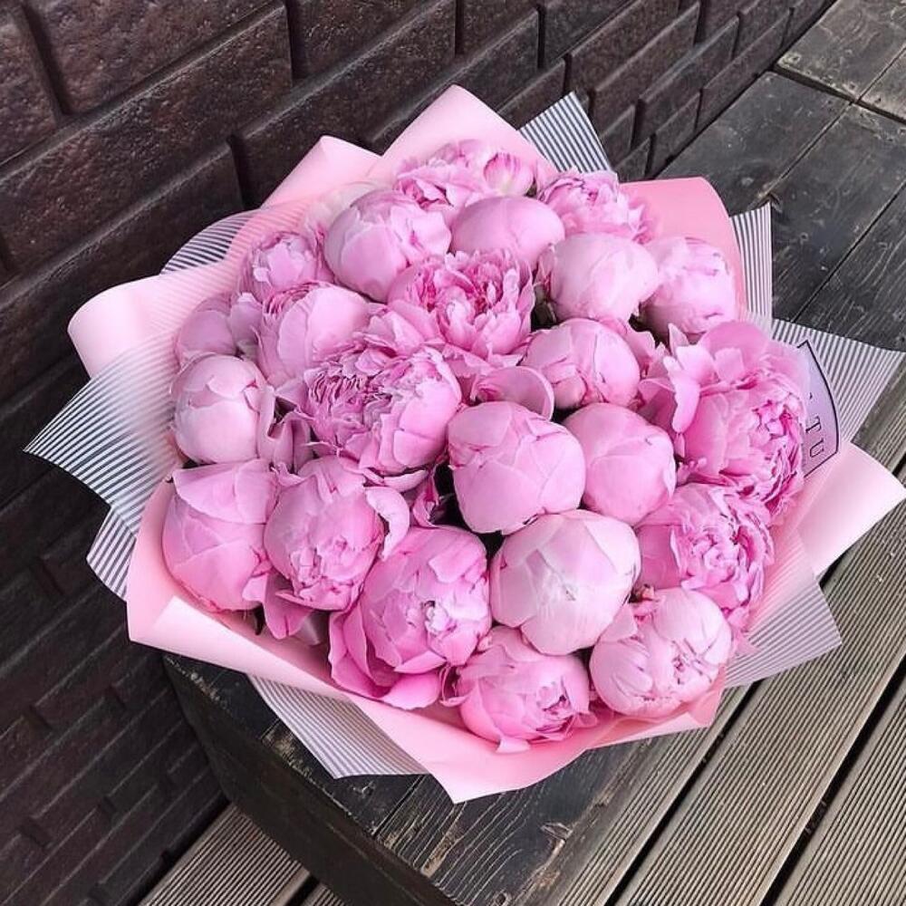 Букет из 21 розовых пион